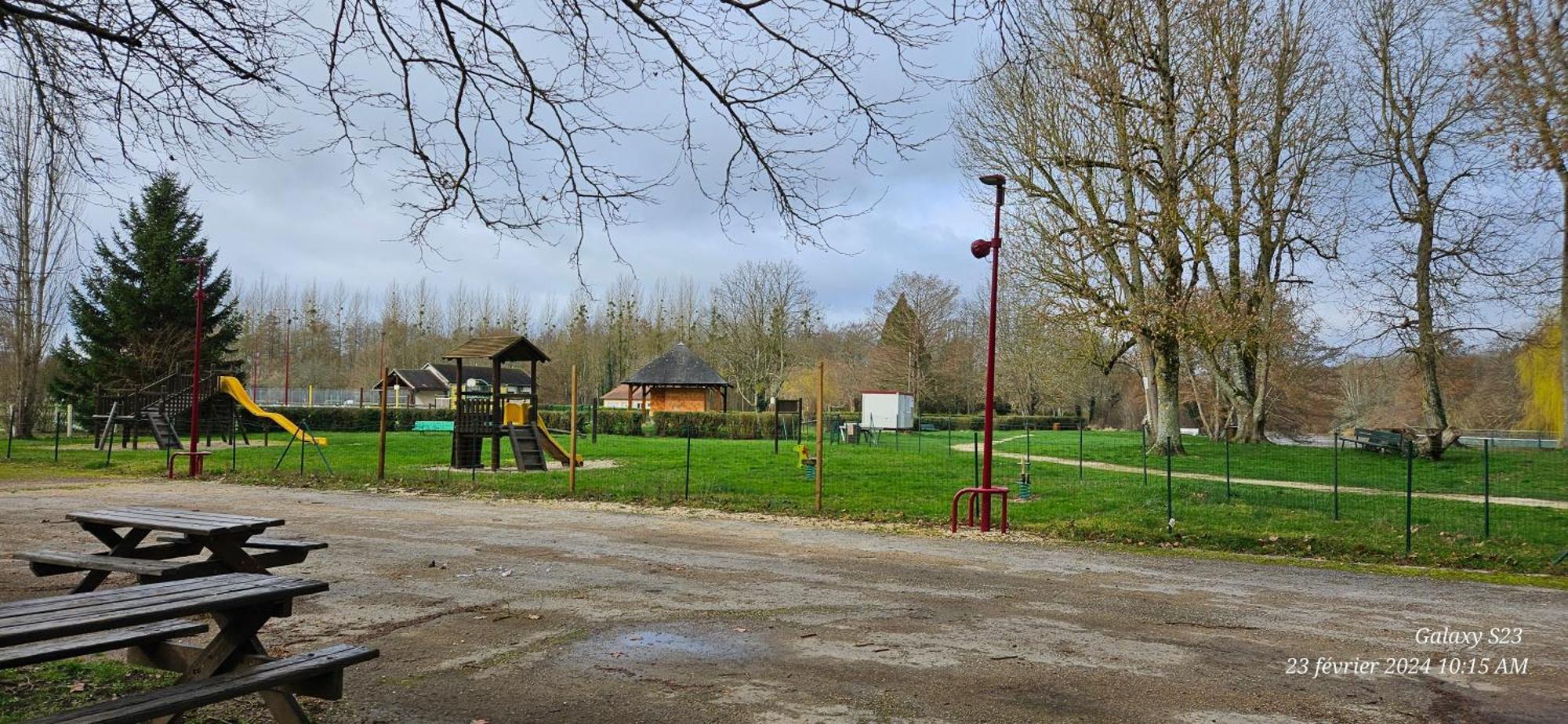 Pavillon Avec Jardin Clos Au Bord De L'Yonne Coulanges-sur-Yonne 외부 사진